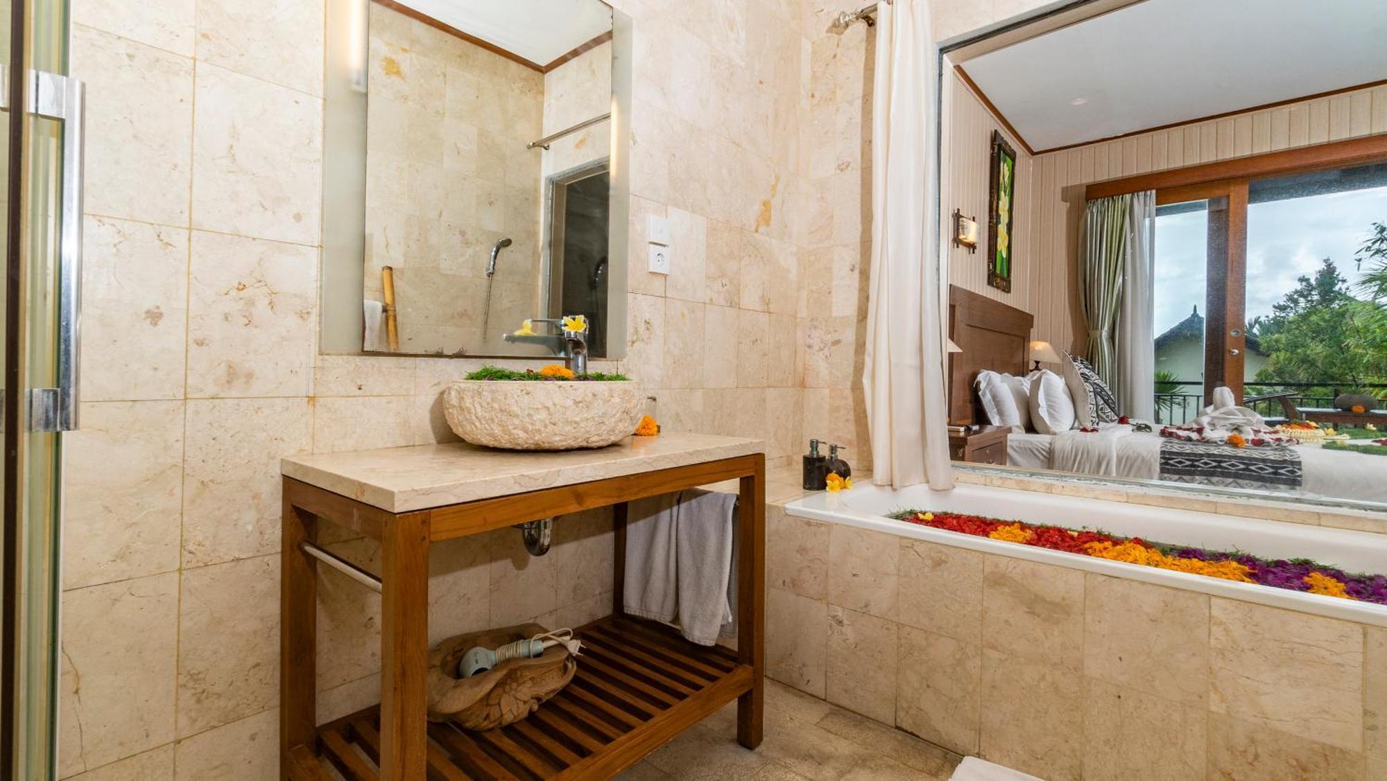 Gita Maha Ubud Hotel By Mahaputra-Chse Certified Экстерьер фото